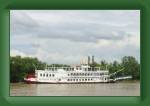 64 Creole Queen paddlewheeler * 1200 x 800 * (135KB)